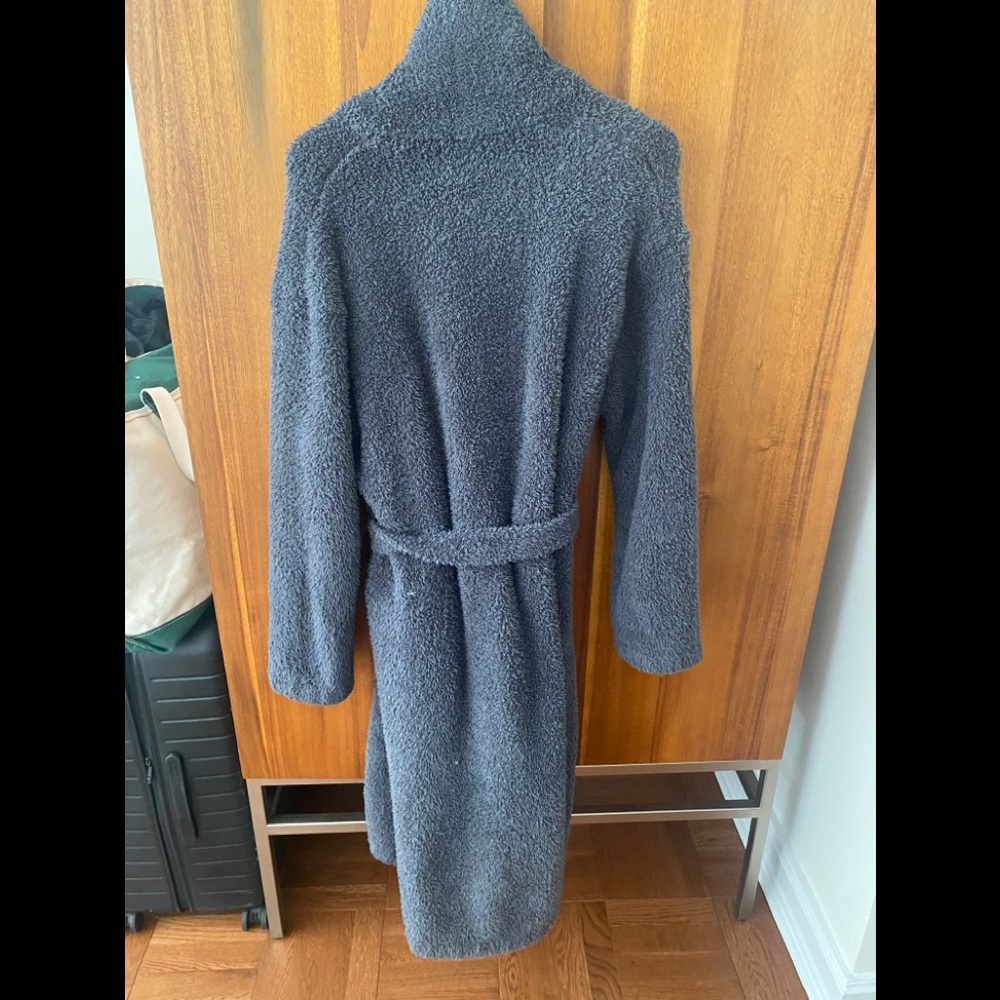 Barefoot Dreams Robe - Picture 5 of 5